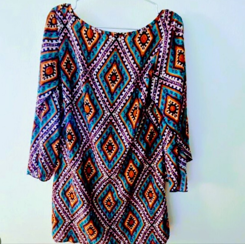 ✨Geometric Patterned Tunic Top Size Large